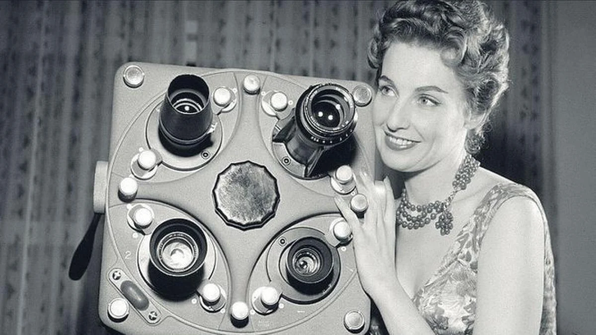 Immagine d’epoca legata agli esordi della televisione italiana e alla figura di Fulvia Colombo