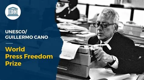 Guillermo Cano Isaza alla macchina da scrivere – simbolo della libertà di stampa